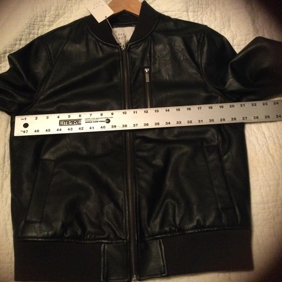 Leather like bomber jacket. - Picture 6 of 6